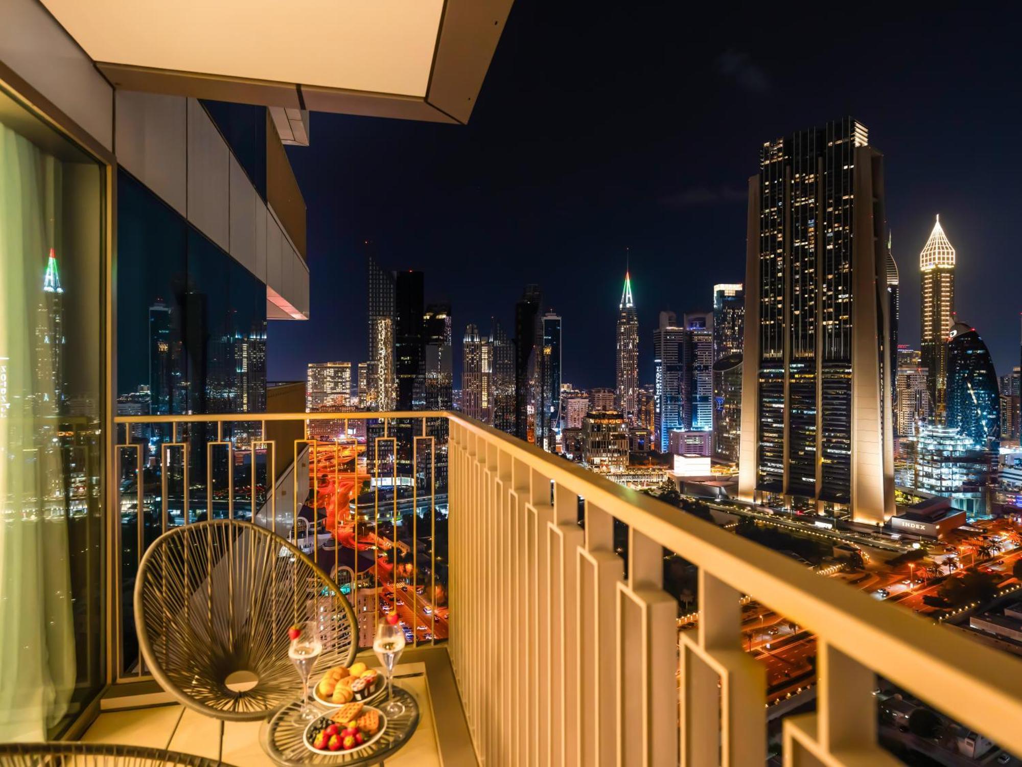 Royal Vista At Downtown Views Ii - Views - Brand New Luxury 2br *