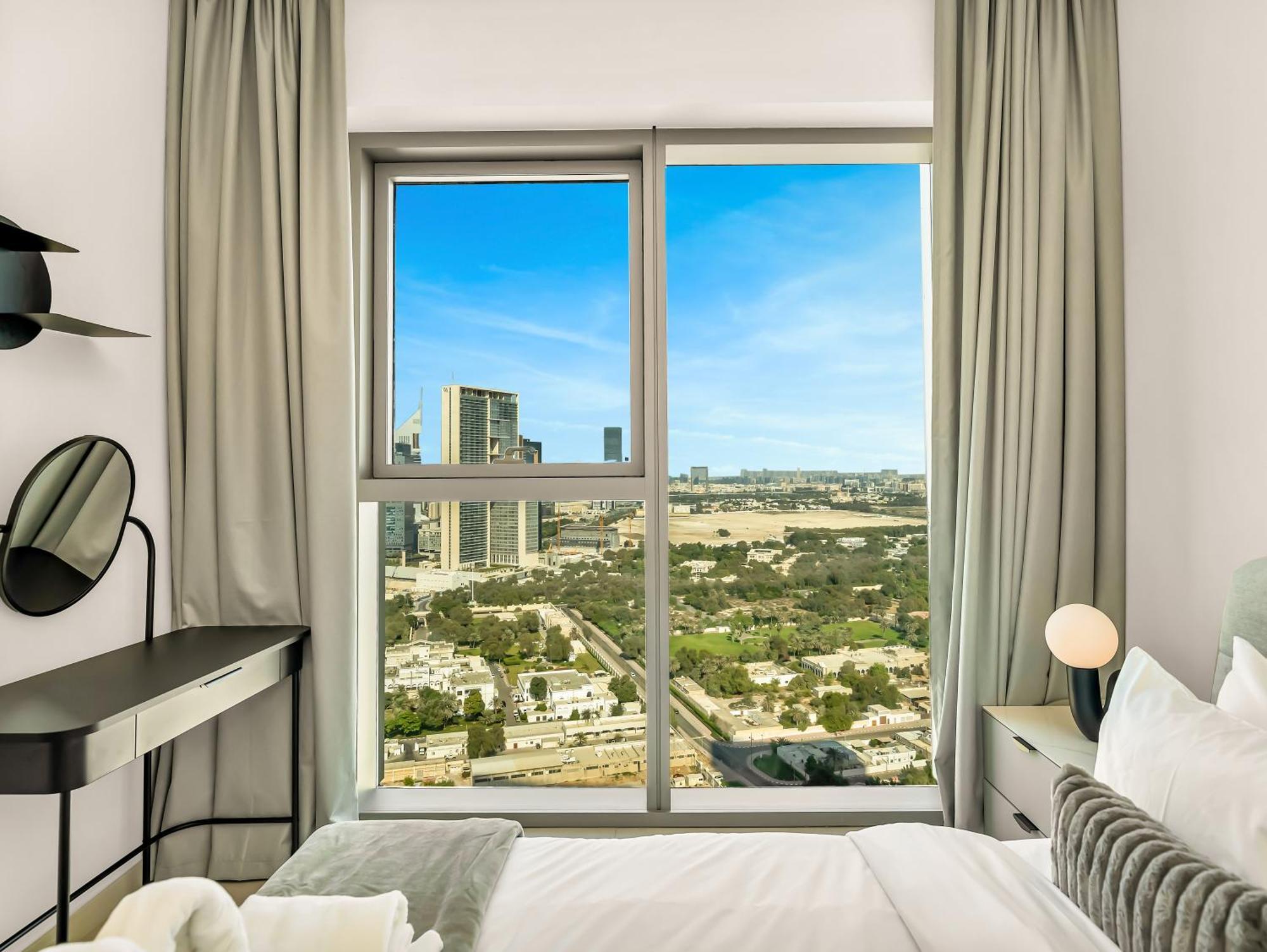 New Luxurious 2br Between Difc & Downtown Difc View Apartment *