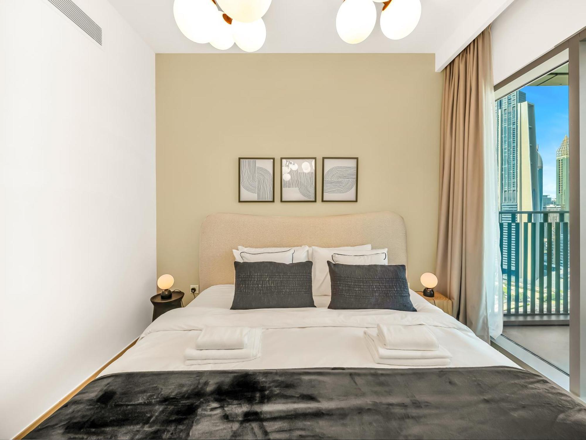 New Luxurious 2br Between Difc & Downtown Difc View Apartment