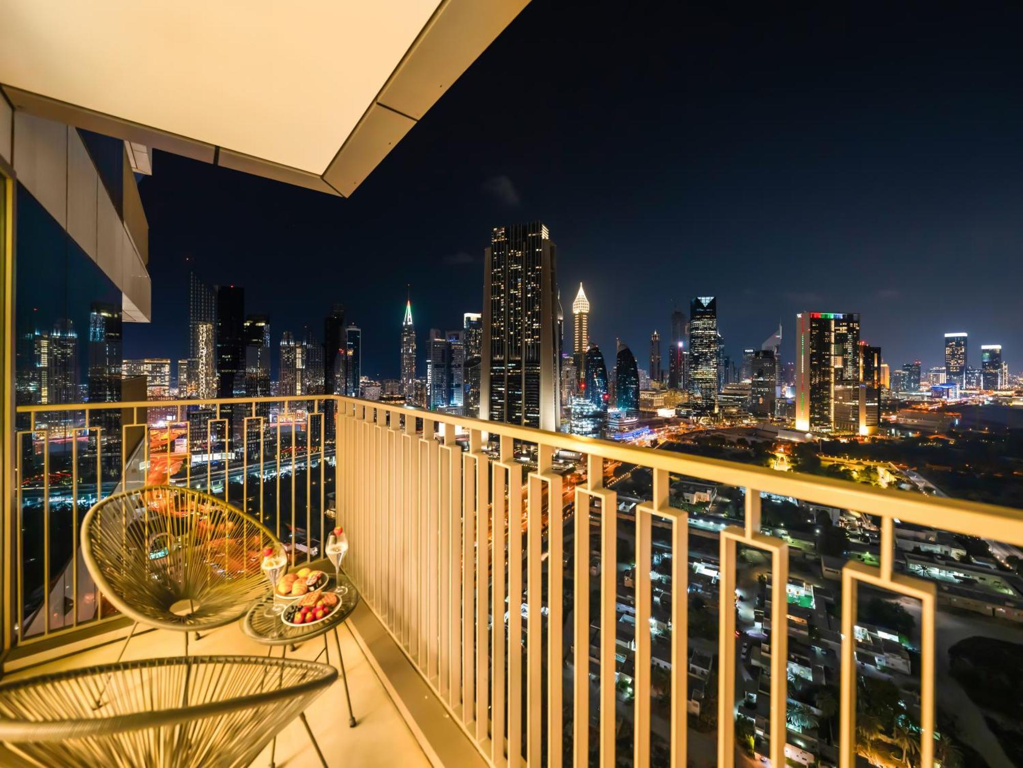 Apartment New Luxurious 2br Between Difc & Downtown Difc View